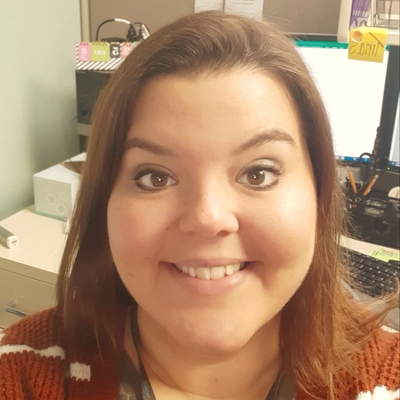 Meet your Posher, Tina - Picture 1 of 3